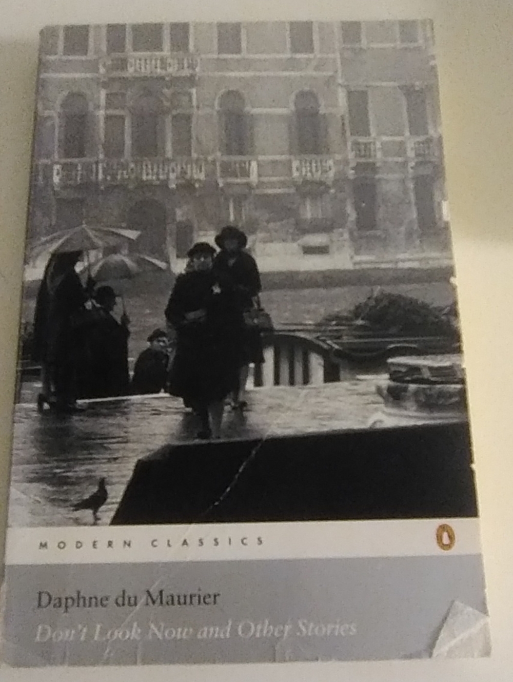 Don't Look Now and Other Stories by Daphne du Maurier - Grey Classic Paperback